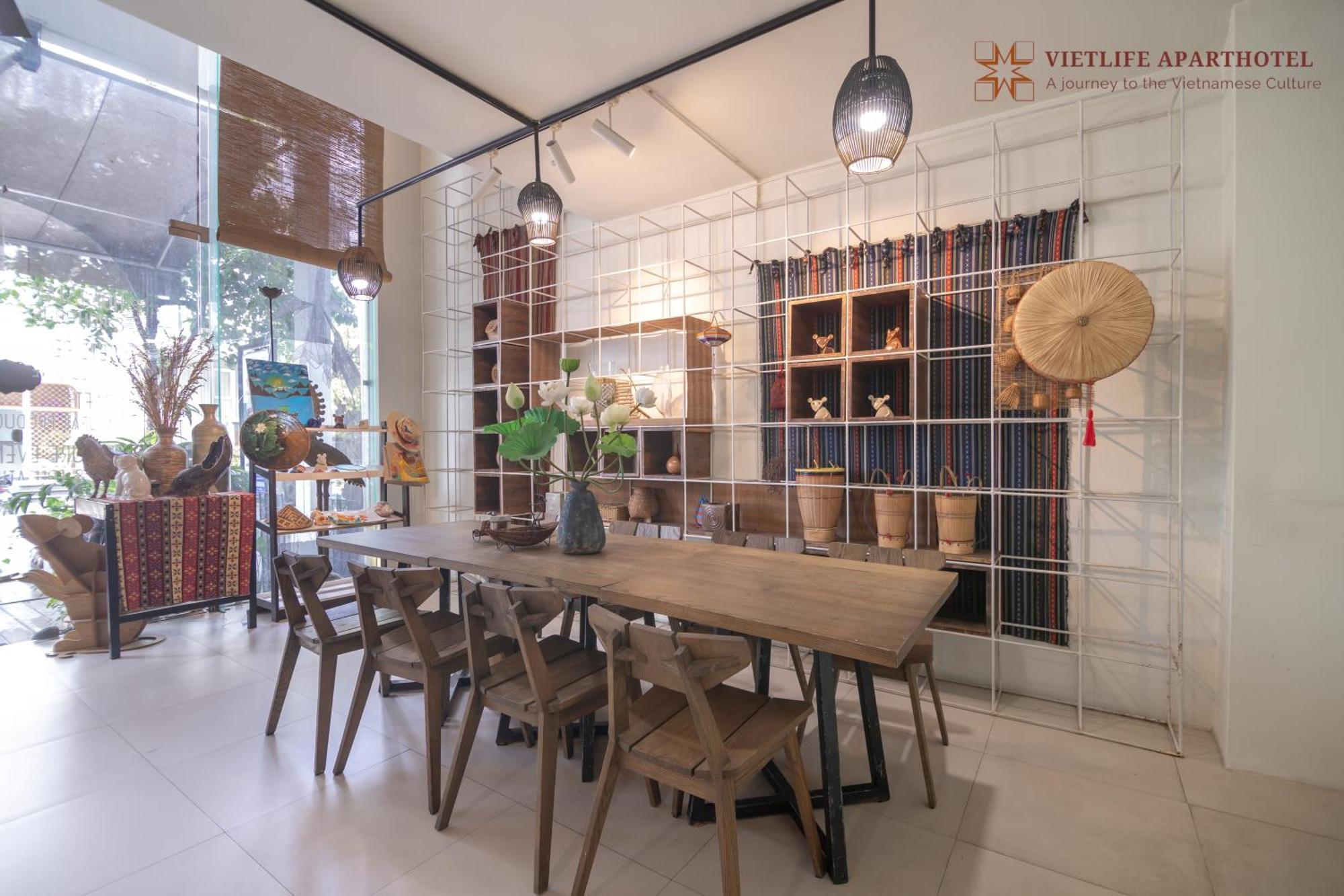 Viet Life & - Free Conference & Cinema 3*